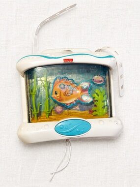 Vintage 2002 Fisher-Price Ocean Wonders Aquarium Crib Soother Lights Music